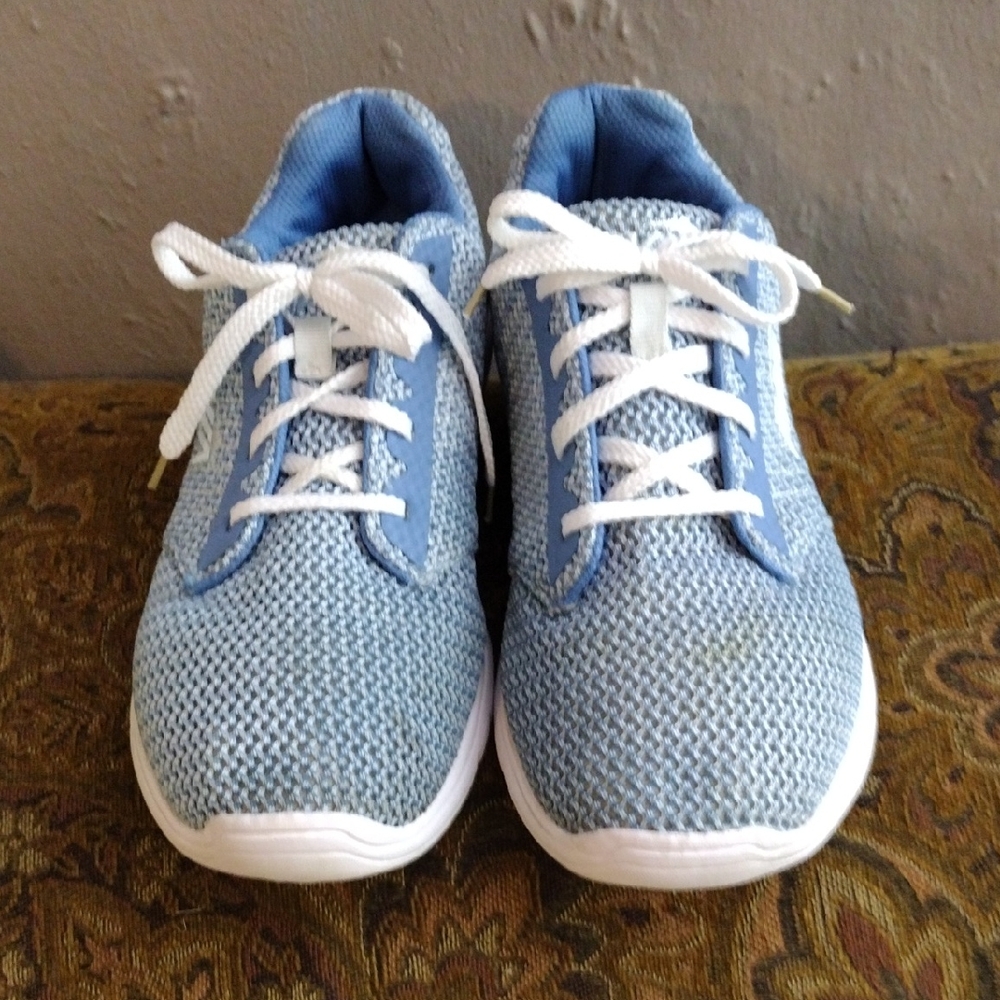 AVIA,Size 9,Womans Blue,Memory Foam Sneakers